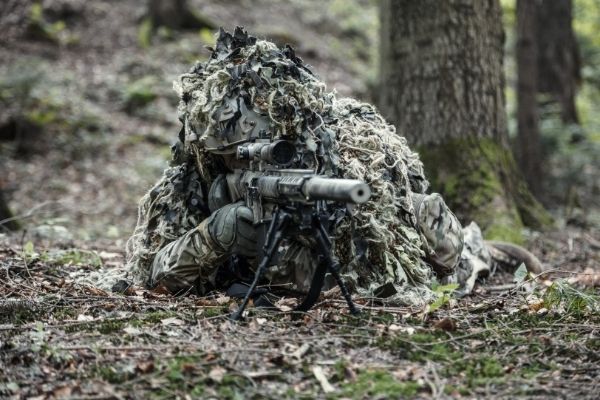 Odstřelovačský kurz - jak se maskovat v terénu