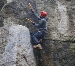 Minikurz horolezectví s mačkami a cepíny (drytooling) v Liberci