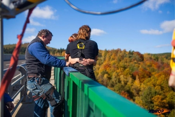 Tandemový bungee jumping v Chomutově