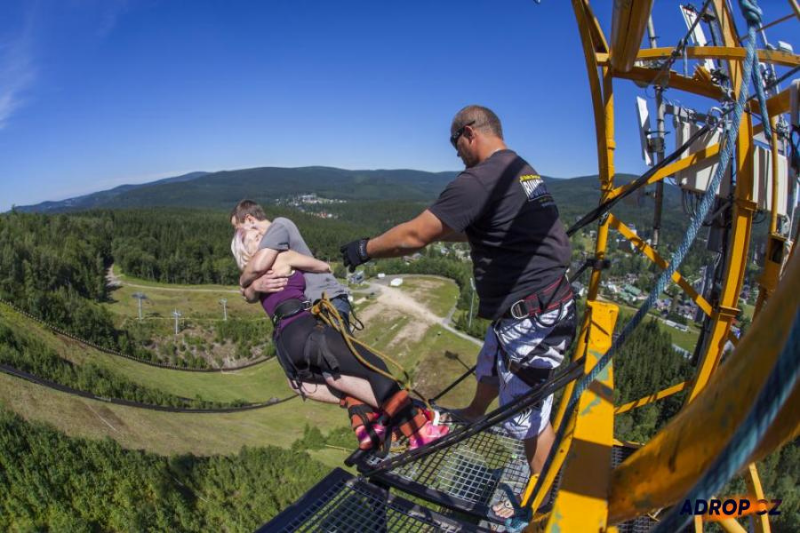 Valentýnské dárky pro dva - bungee jumping ve dvou