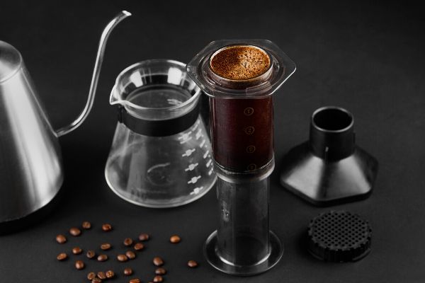Baristické kurzy - připrava kávy Aeropressem